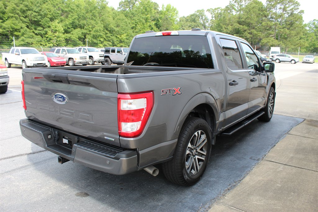 2021 Ford F-150 - $27,700