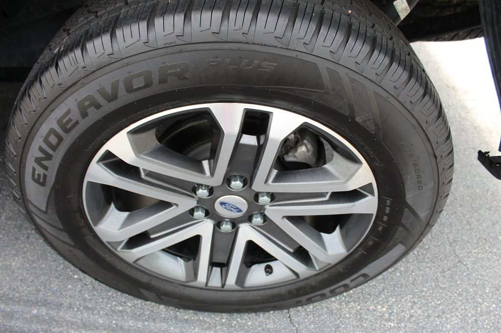 2021 Ford F-150 - $27,700