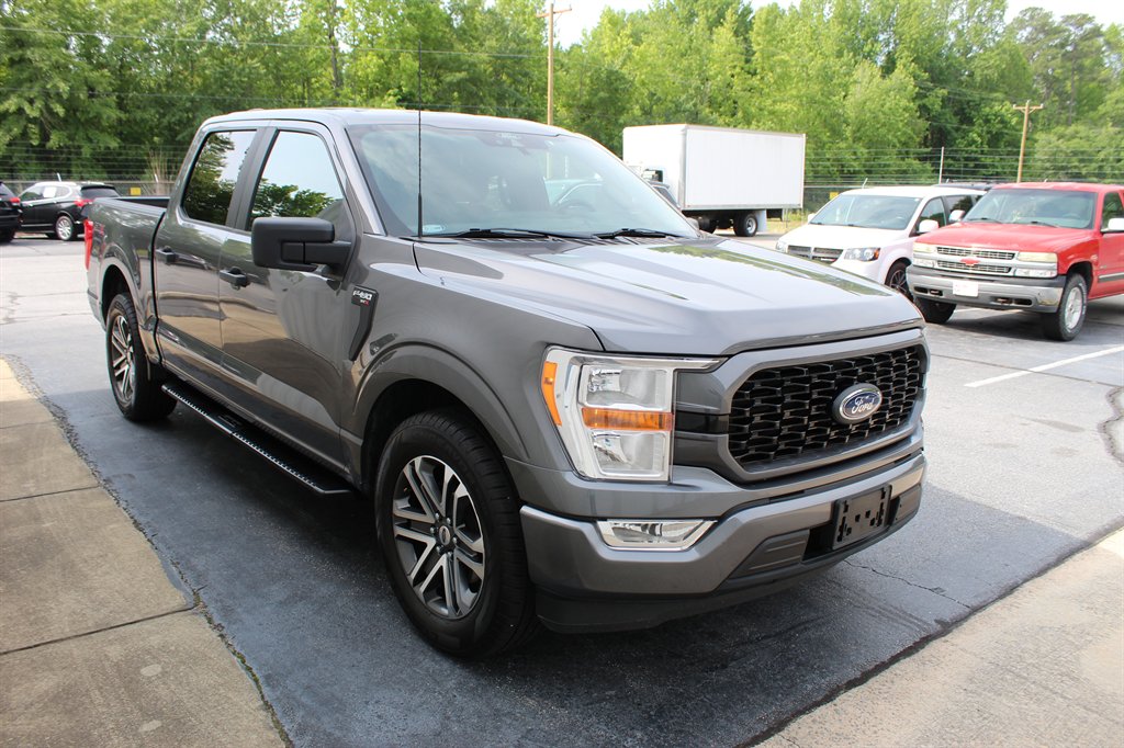 2021 Ford F-150 - $27,700