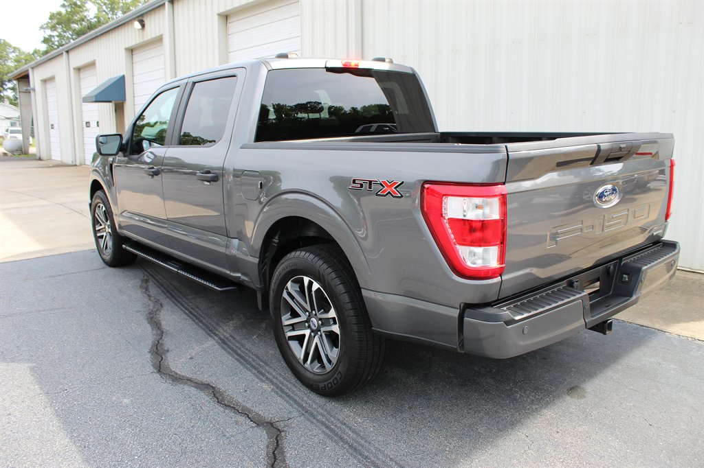 2021 Ford F-150 - $27,700