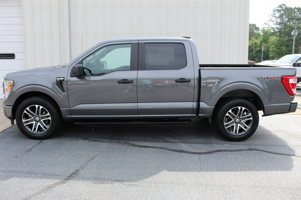 2021 Ford F-150 - $27,700