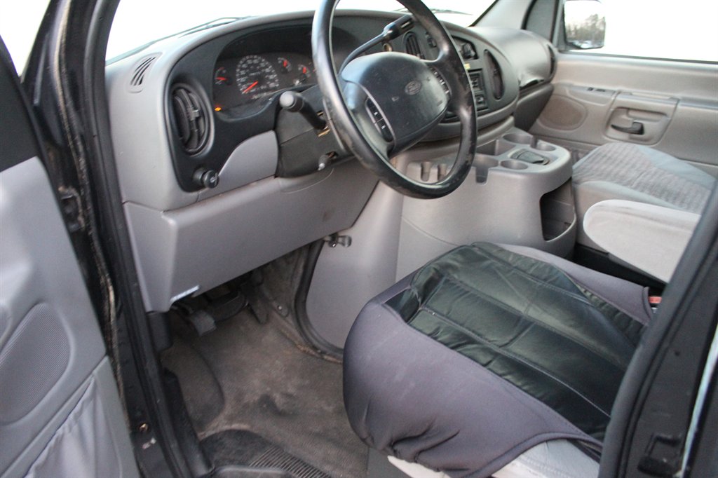 2000 Ford E-150 - $6,990