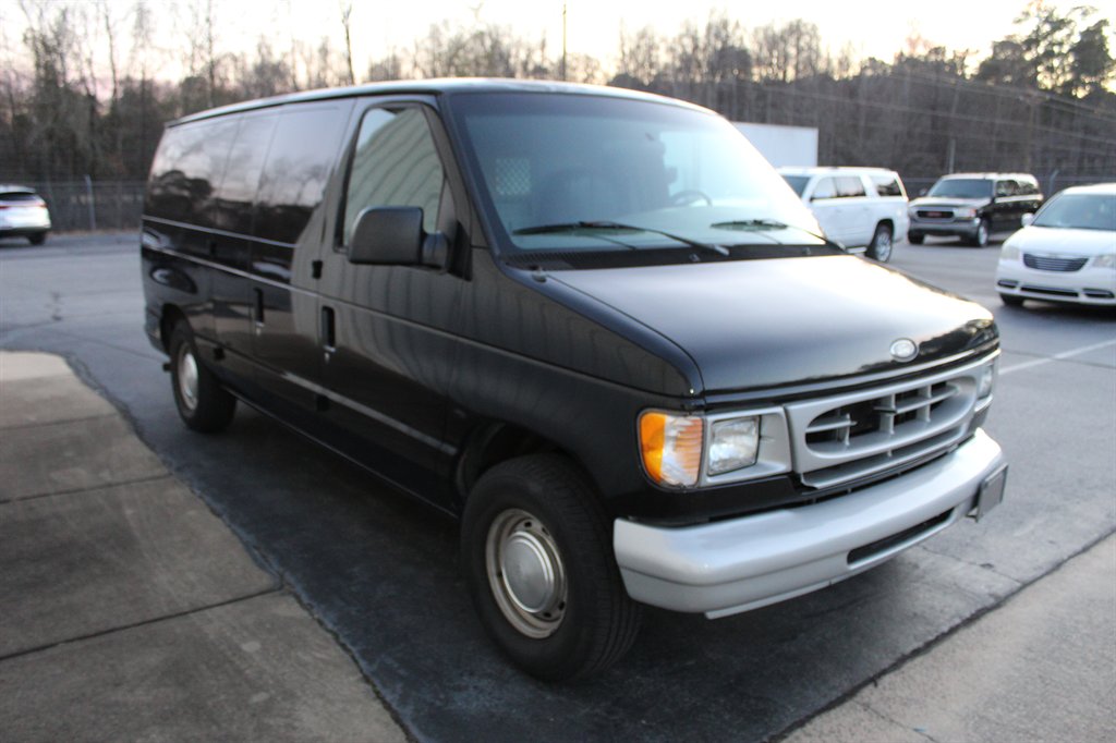 2000 Ford E-150 - $6,990