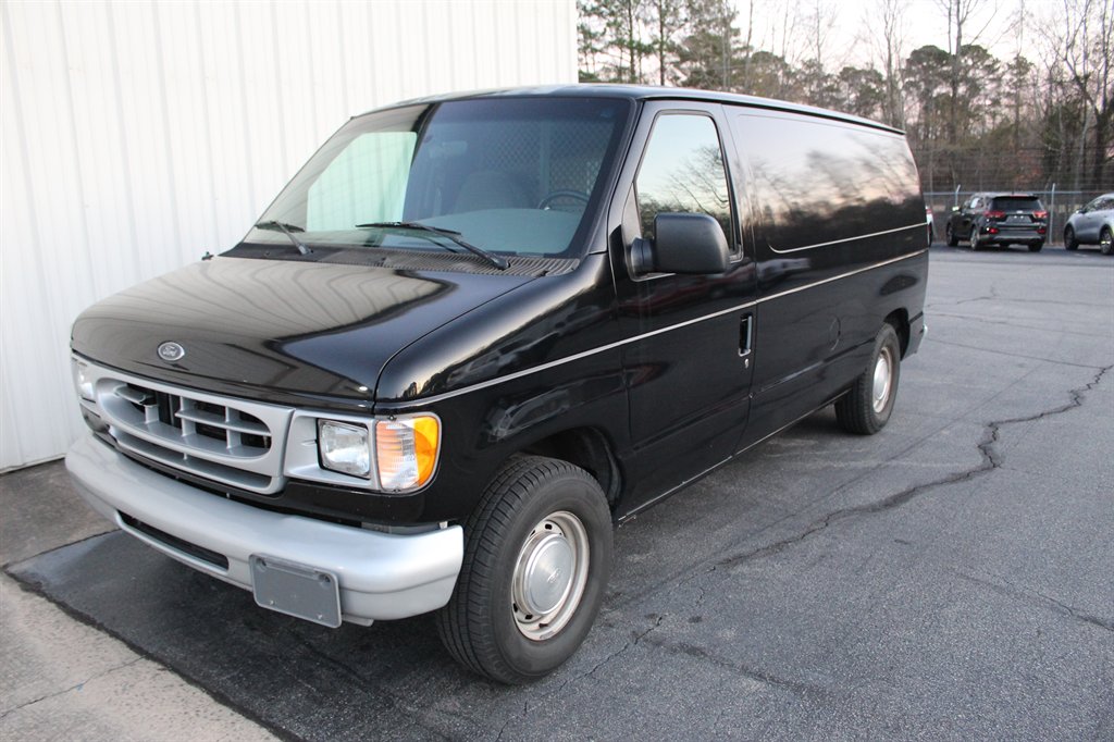 2000 Ford E-150 - $6,990