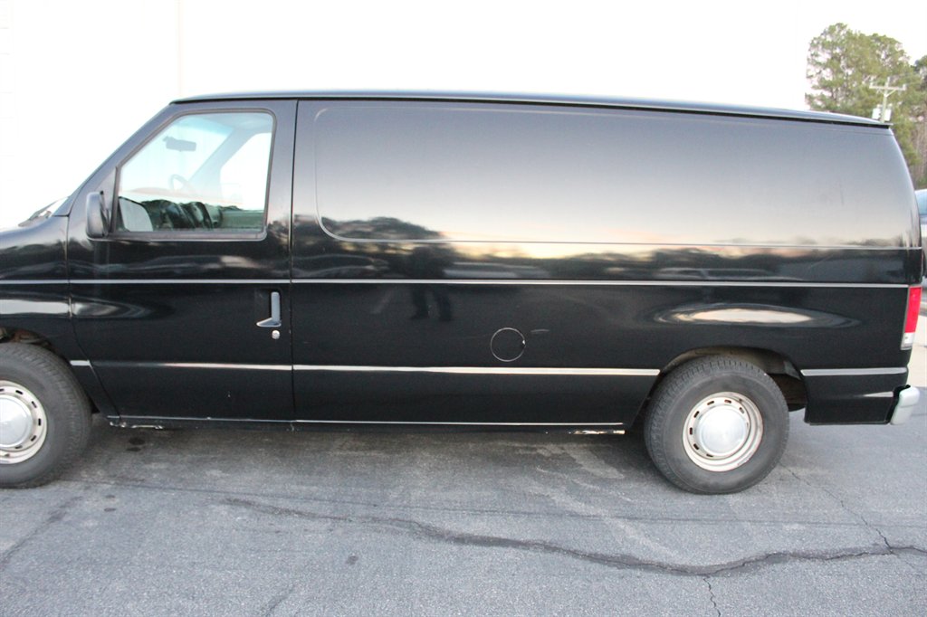 2000 Ford E-150 - $6,990