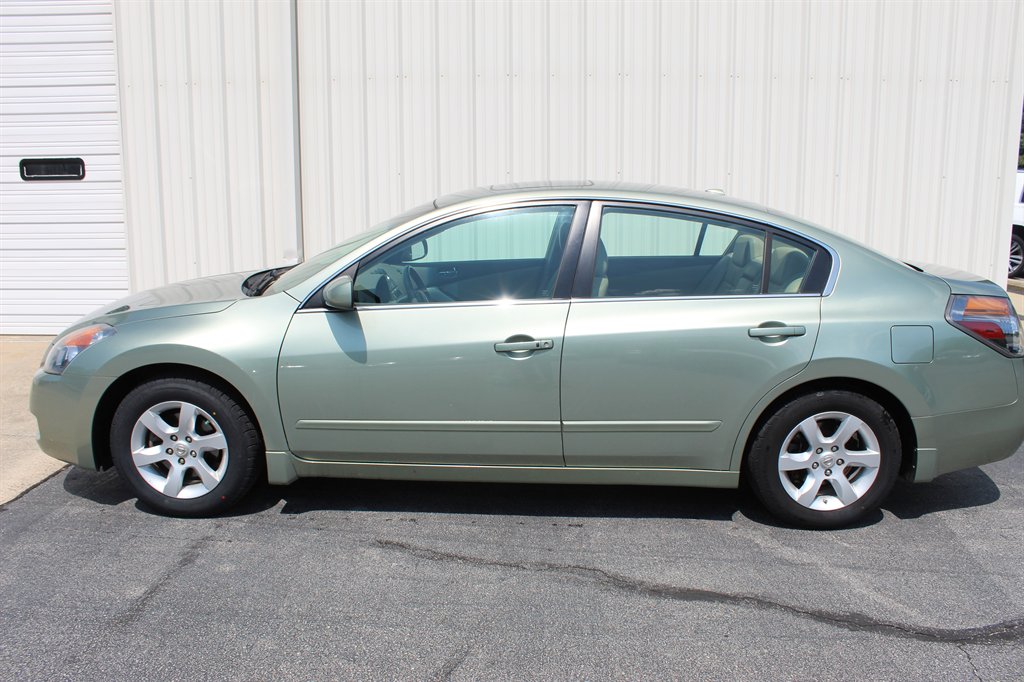 2008 Nissan Altima - $7,900
