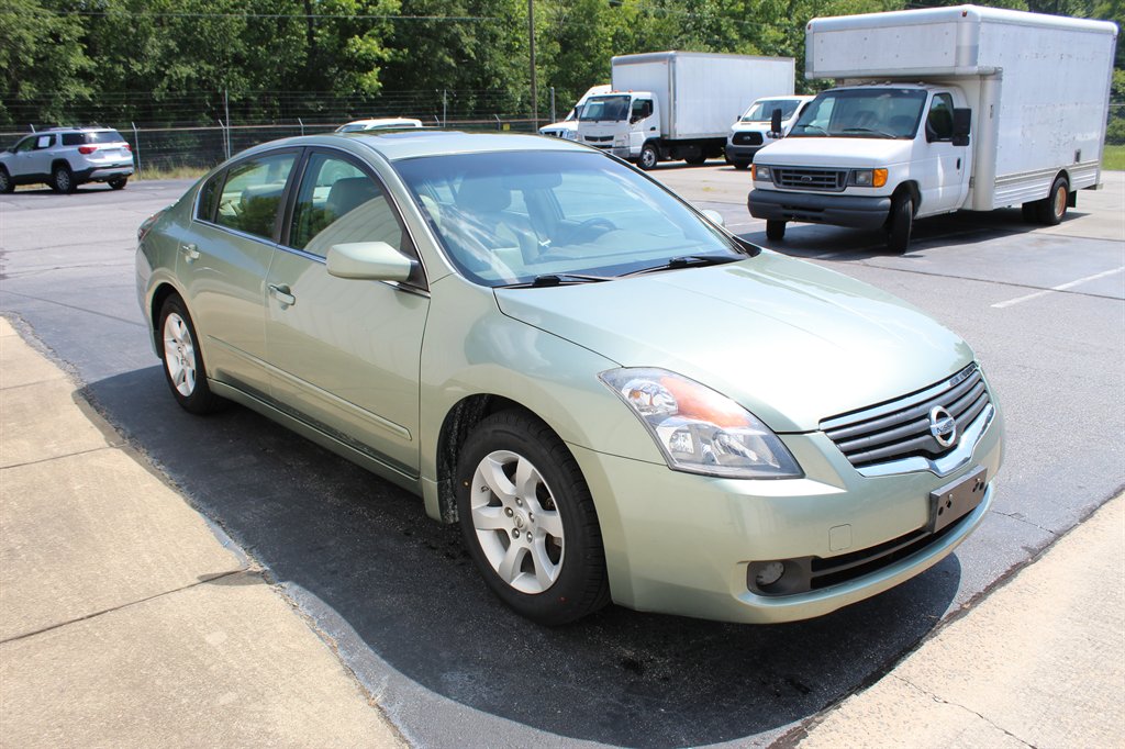 2008 Nissan Altima - $7,900