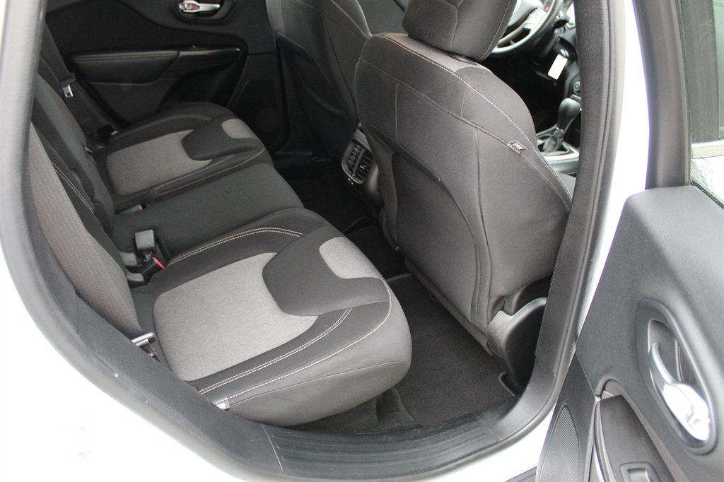 2014 Jeep Cherokee - $8,000
