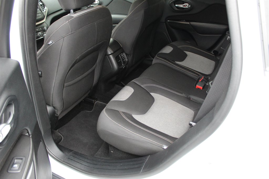 2014 Jeep Cherokee - $8,000