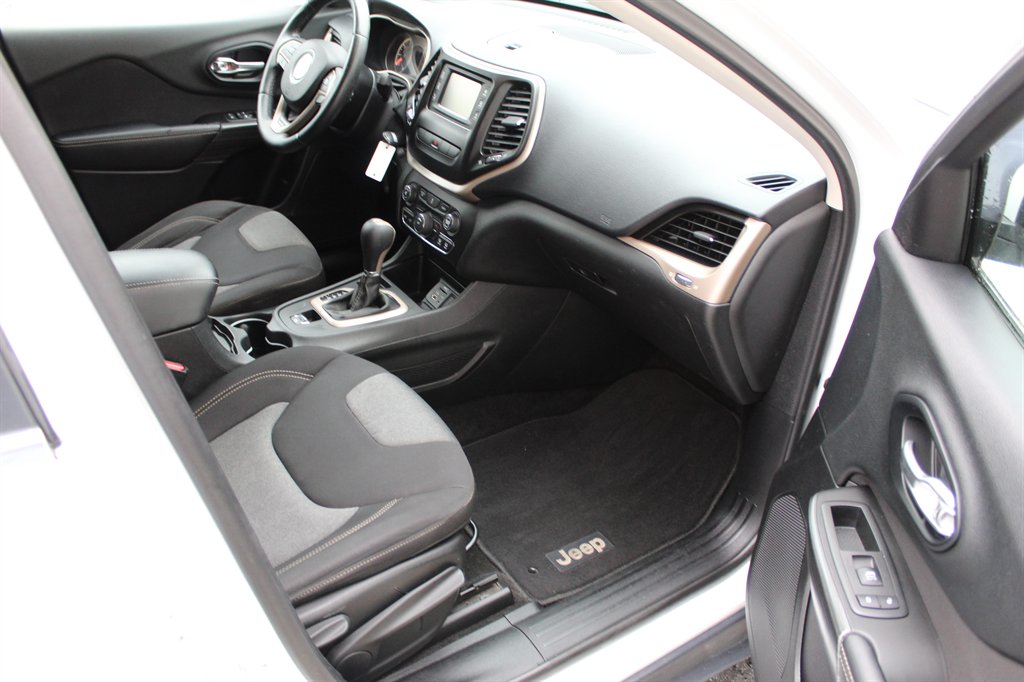 2014 Jeep Cherokee - $8,000
