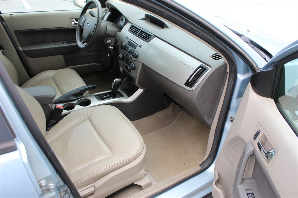 2009 Ford Focus - $4,250