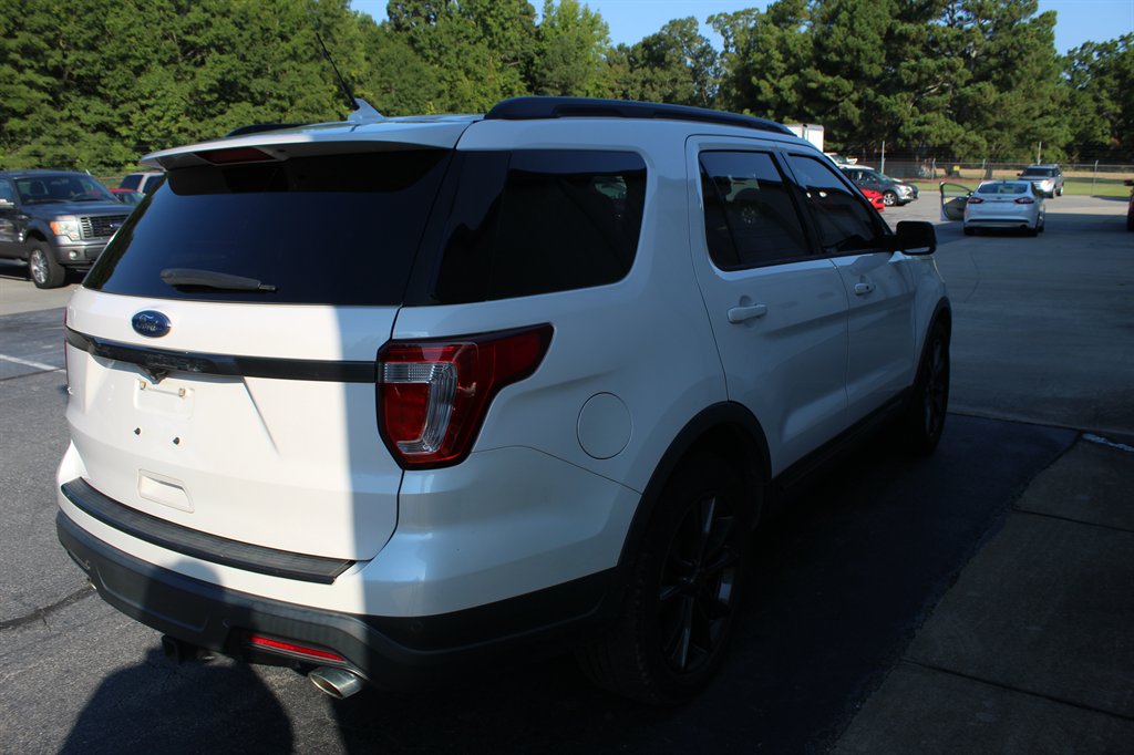 2018 Ford Explorer - $12,000