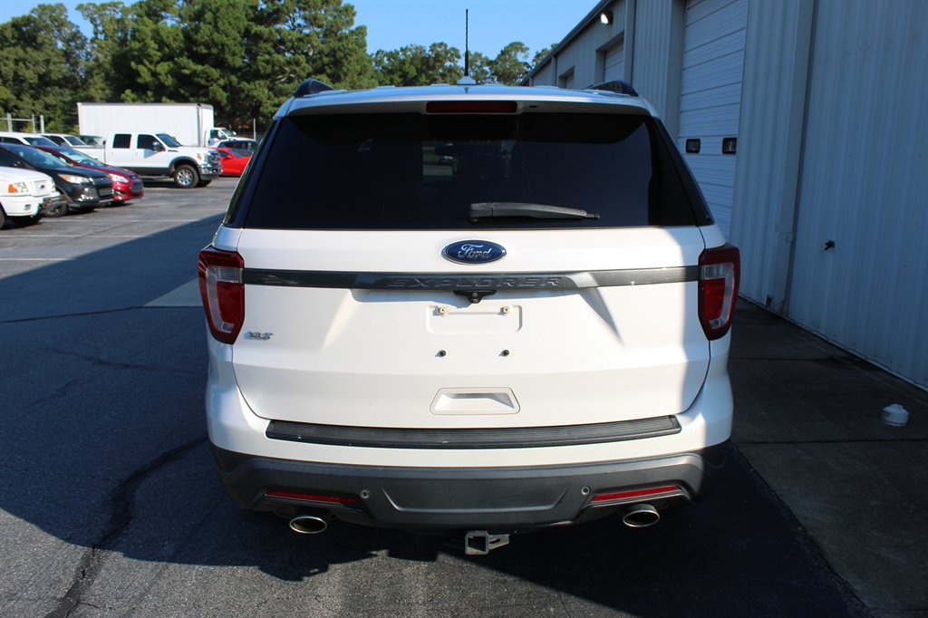 2018 Ford Explorer - $12,000