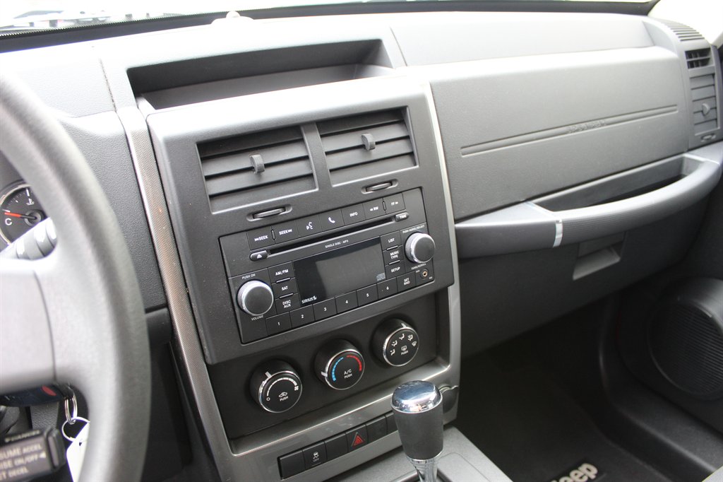 2010 Jeep Liberty - $7,900