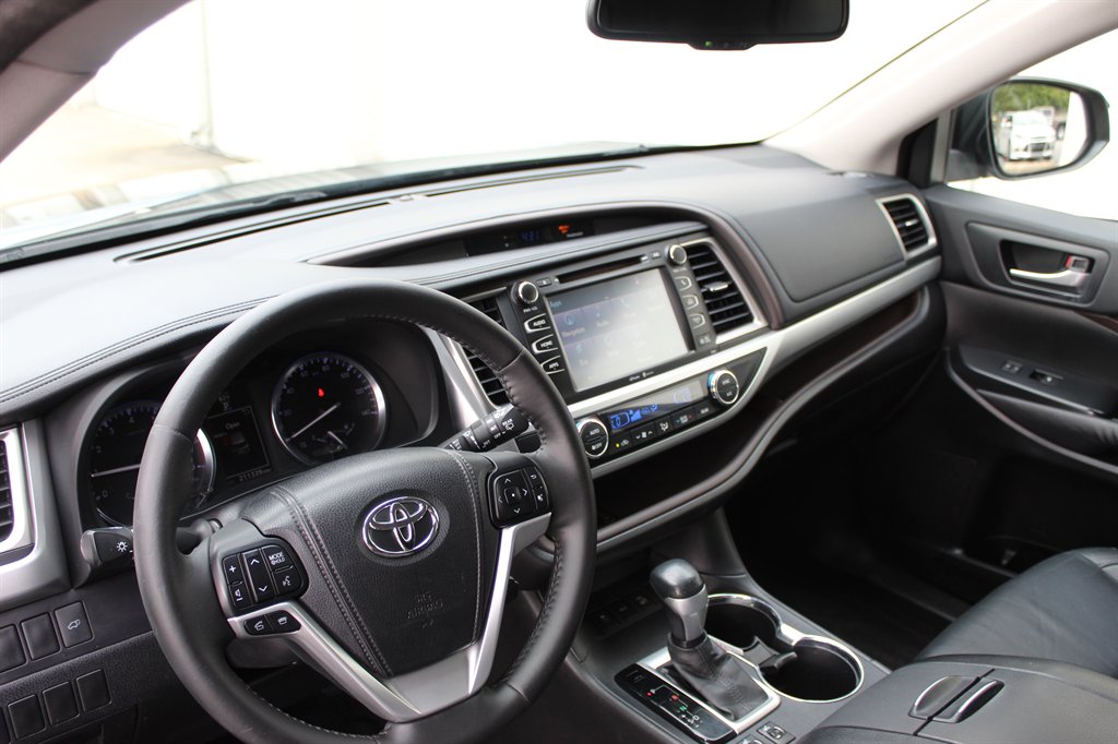 2015 Toyota Highlander - $12,800