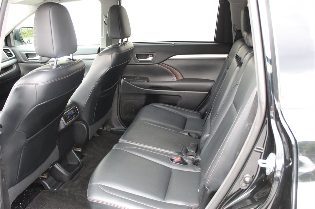 2015 Toyota Highlander - $12,800