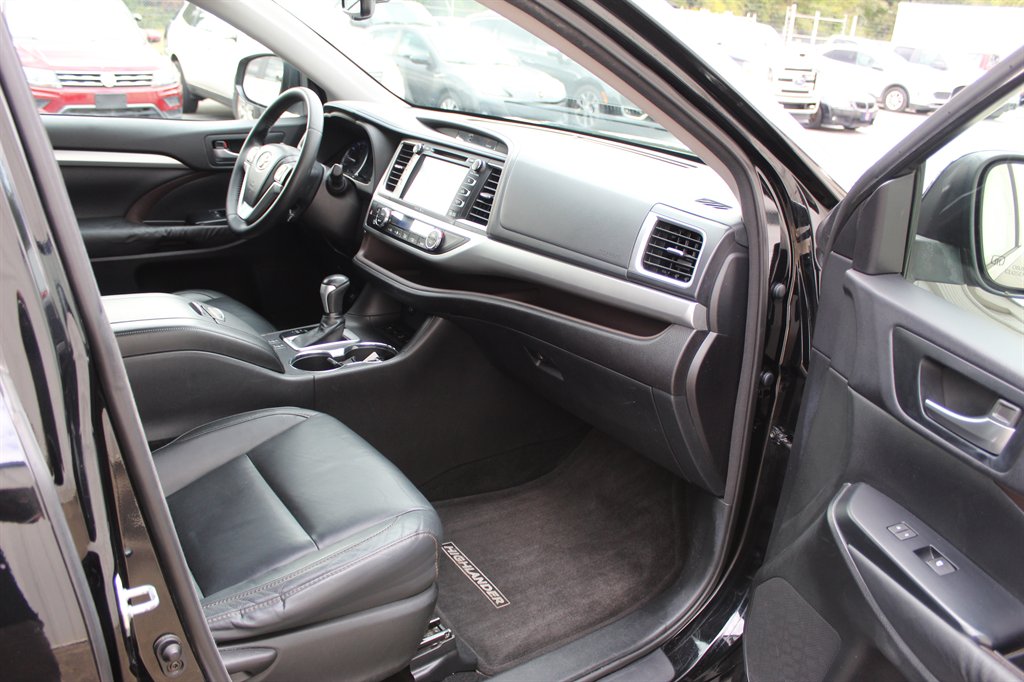 2015 Toyota Highlander - $12,800