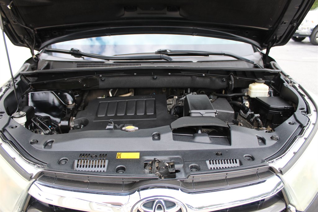 2015 Toyota Highlander - $12,800