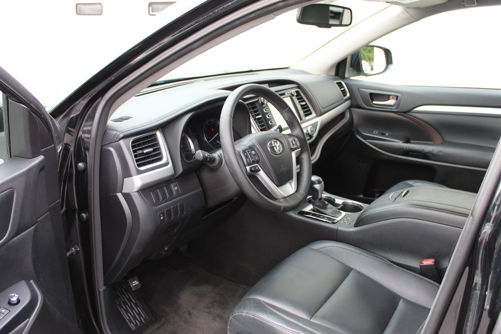 2015 Toyota Highlander - $12,800