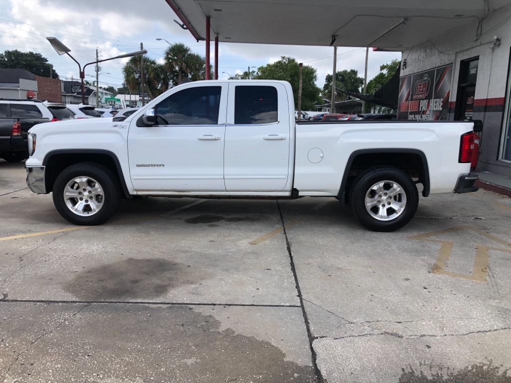 2017 GMC Sierra 1500 SLE photo
