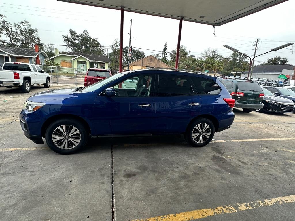 2019 Nissan Pathfinder Platinum photo