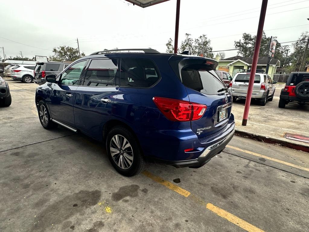 2019 Nissan Pathfinder Platinum photo