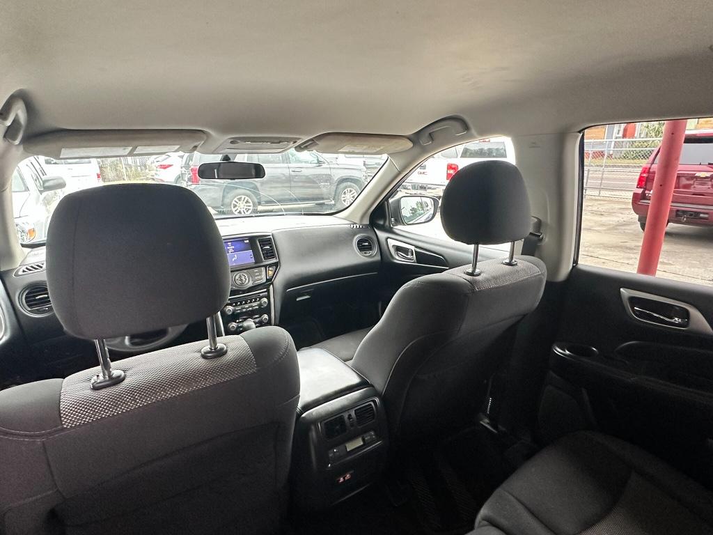 2019 Nissan Pathfinder Platinum photo
