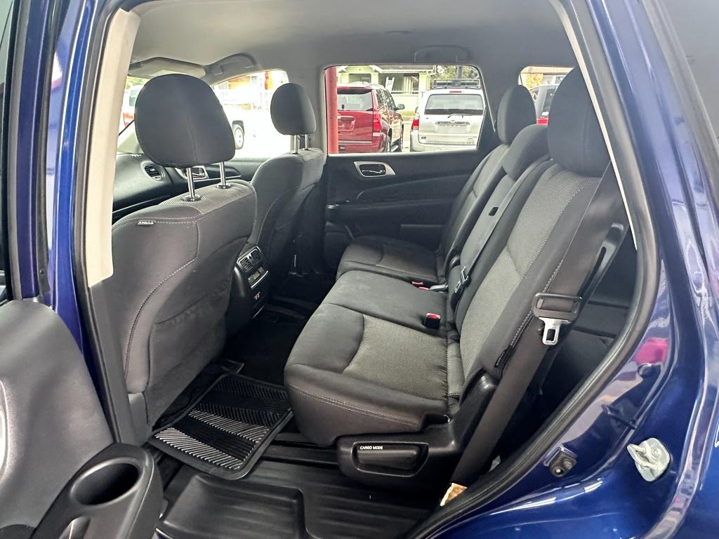 2019 Nissan Pathfinder Platinum photo
