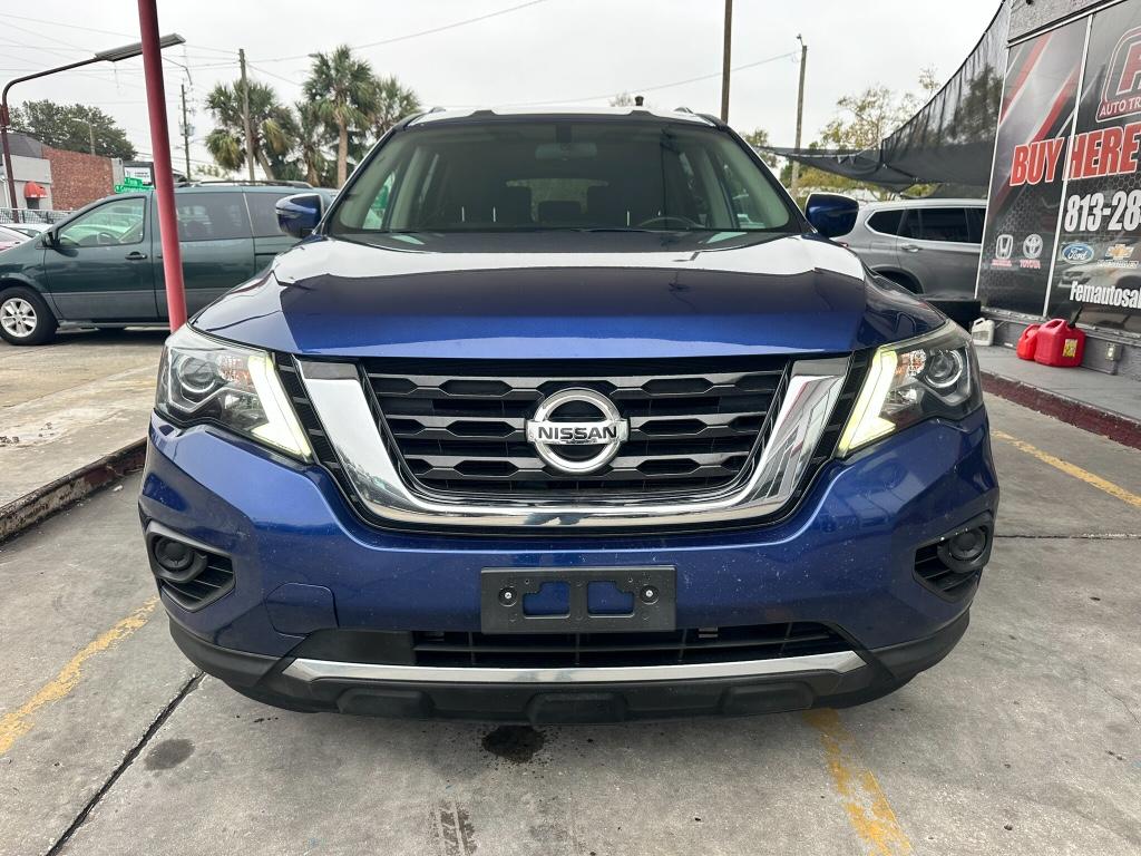 2019 Nissan Pathfinder Platinum photo