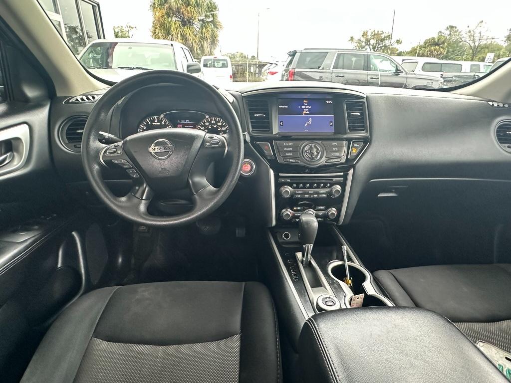 2019 Nissan Pathfinder Platinum photo