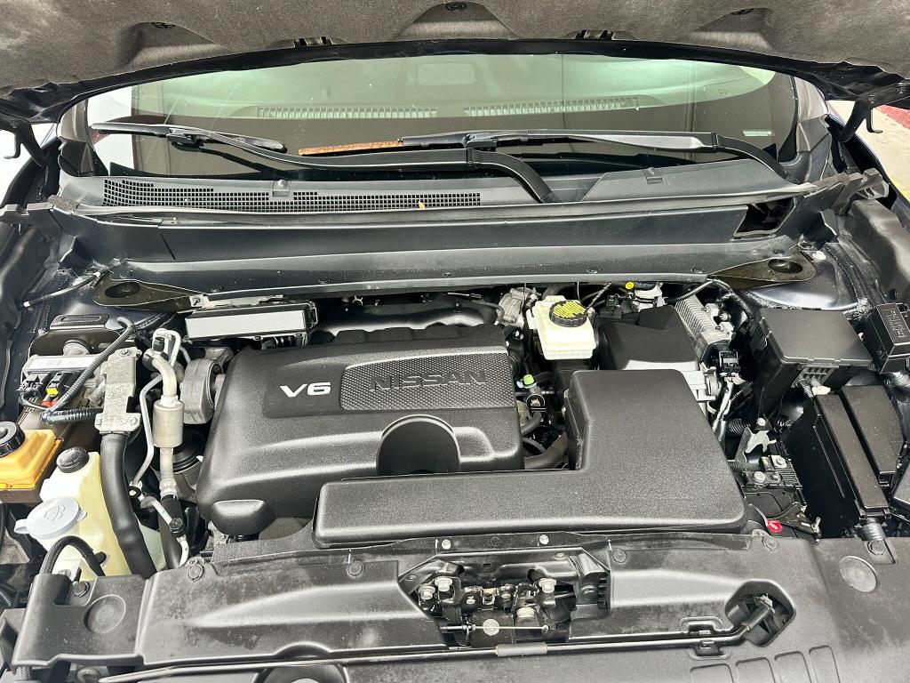 2019 Nissan Pathfinder Platinum photo