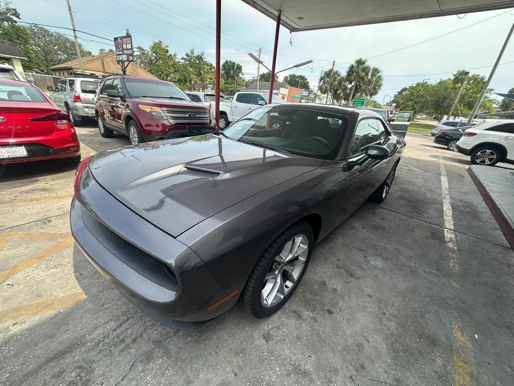 2016 Dodge Challenger SXT photo
