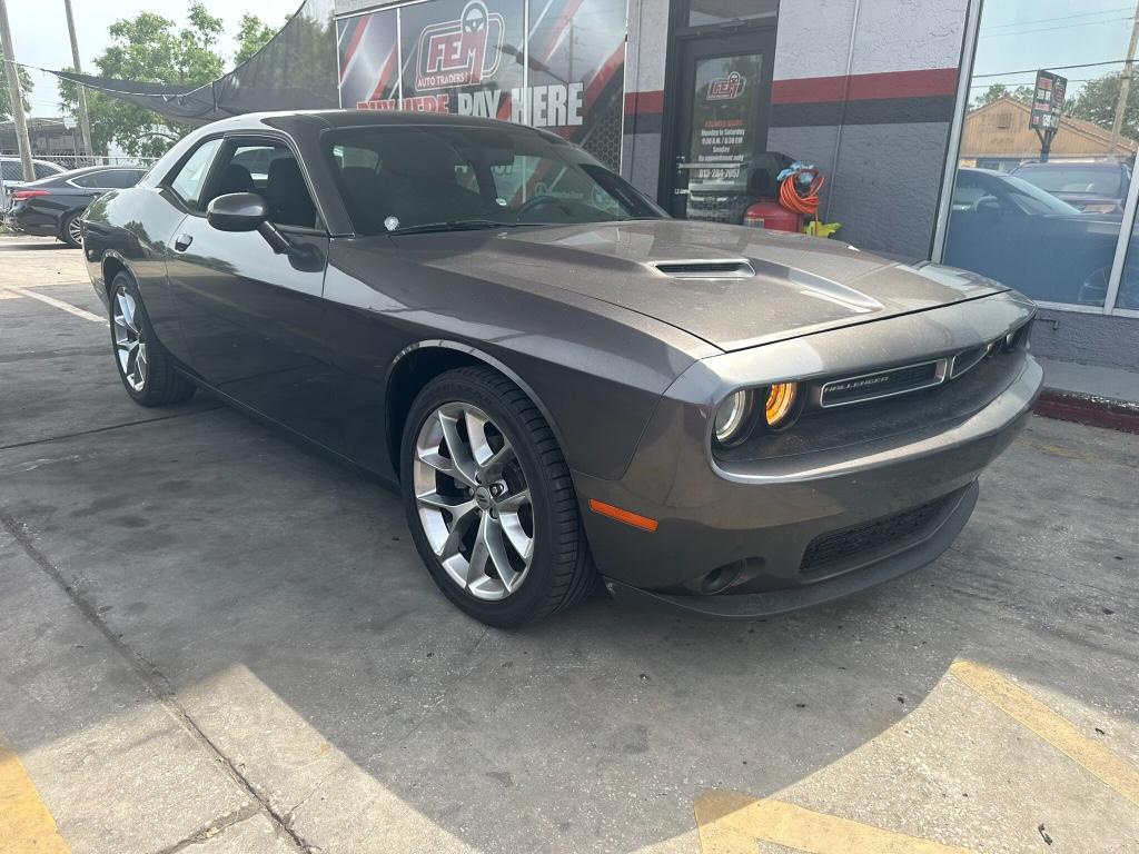 2016 Dodge Challenger SXT photo