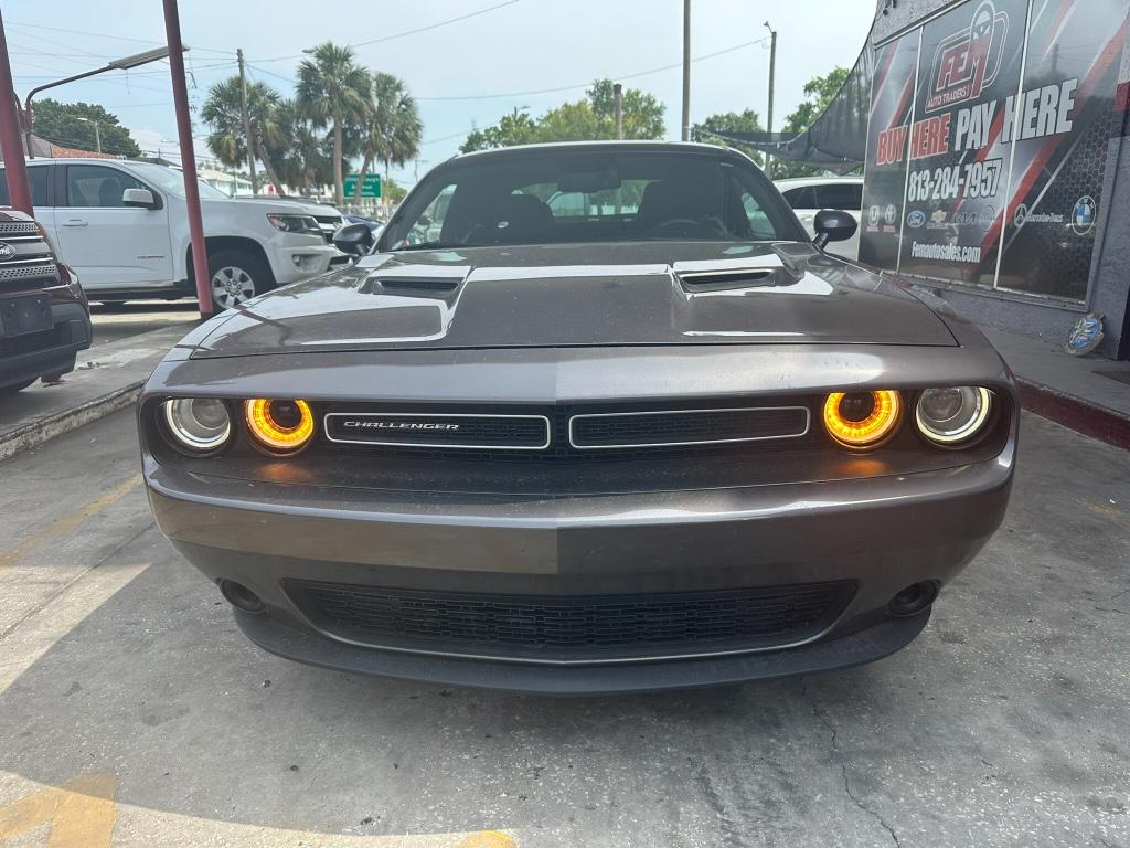 2016 Dodge Challenger SXT photo
