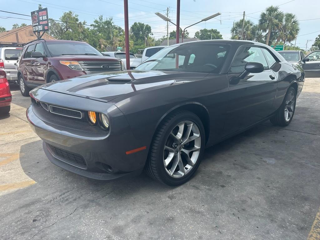 2016 Dodge Challenger SXT photo
