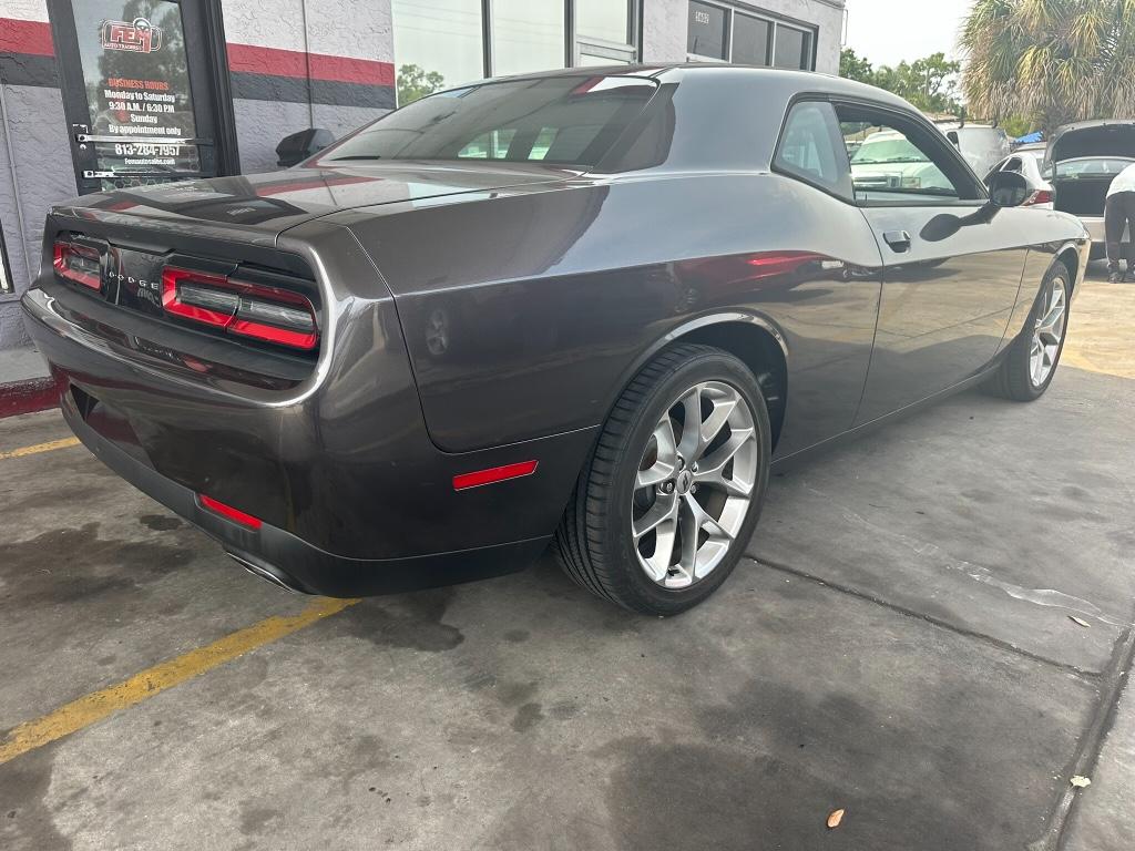 2016 Dodge Challenger SXT photo