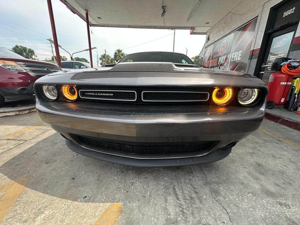 2016 Dodge Challenger SXT photo