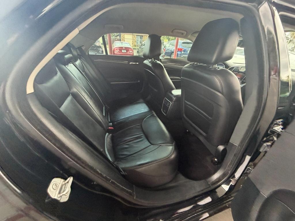 2018 Chrysler 300 - $10,900