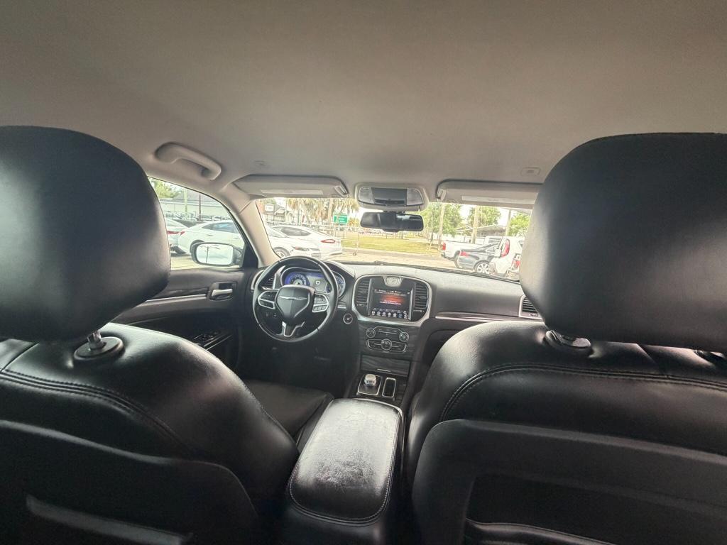 2018 Chrysler 300 - $10,900