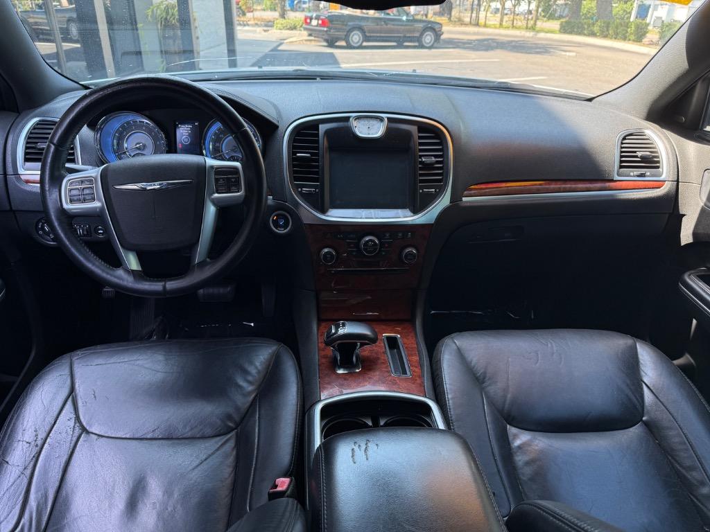 2012 Chrysler 300 Limited photo