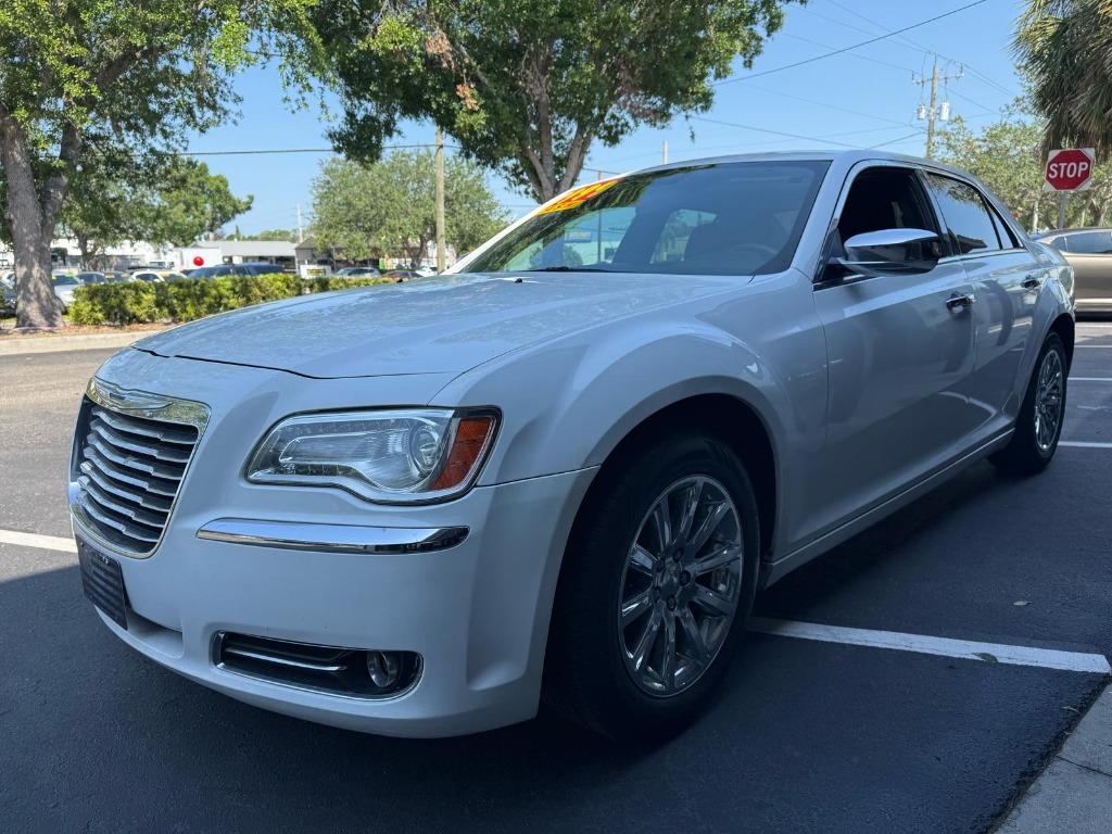 2012 Chrysler 300 Limited photo