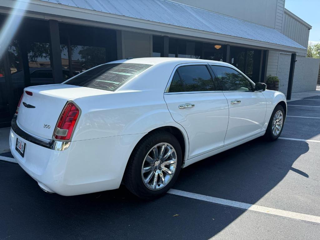 2012 Chrysler 300 Limited photo