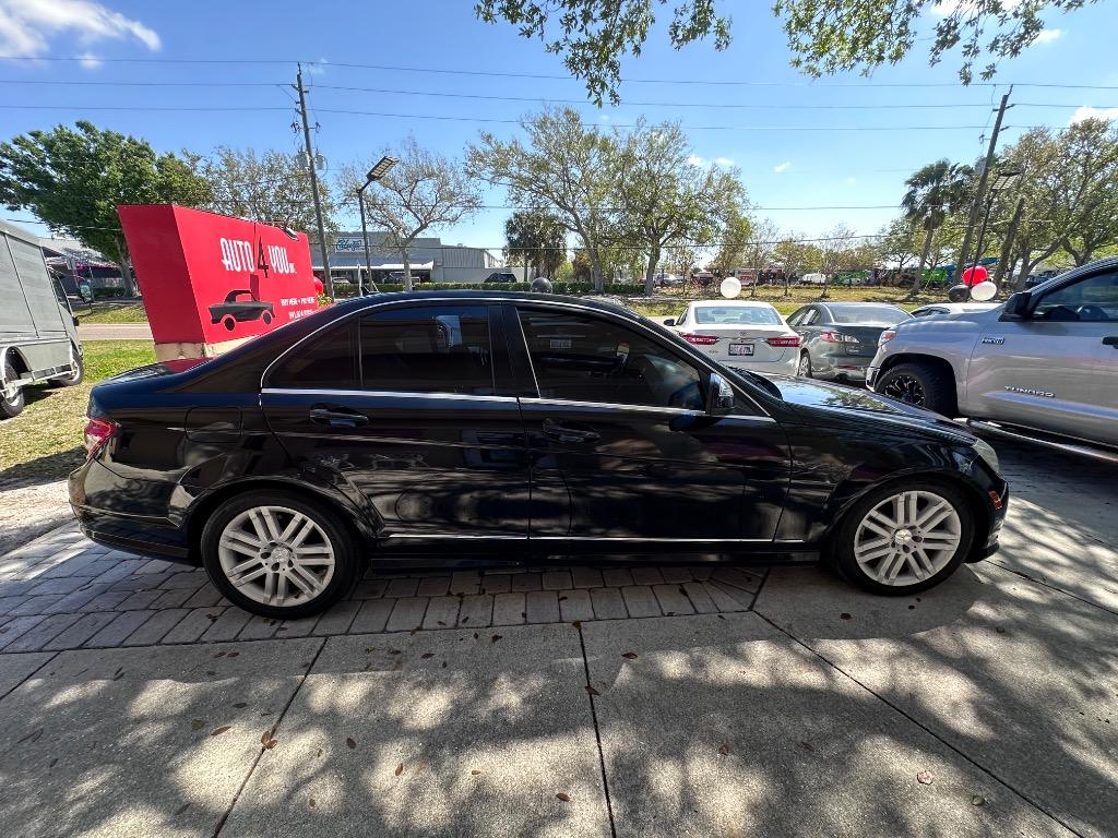 2009 Mercedes-Benz C-Class C300 photo