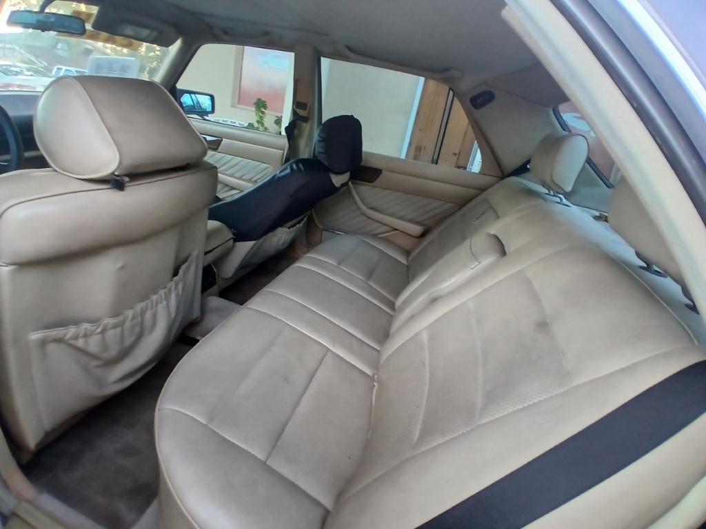 1989 Mercedes-Benz 300 - $1,500