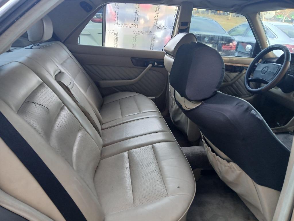 1989 Mercedes-Benz 300 - $1,500