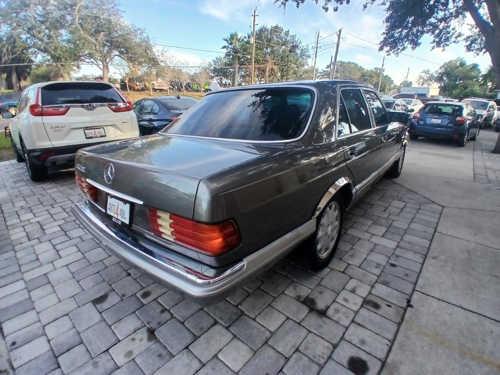 1989 Mercedes-Benz 300 - $1,500