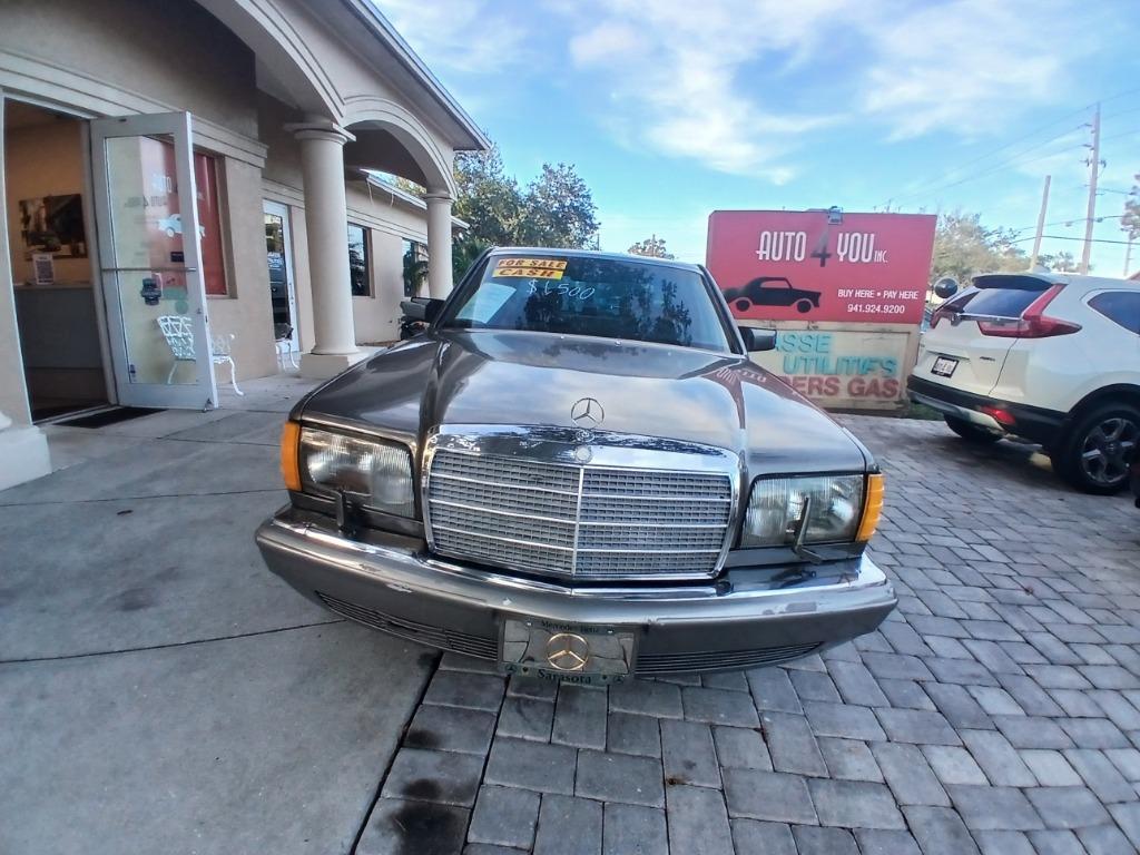 1989 Mercedes-Benz 300 - $1,500
