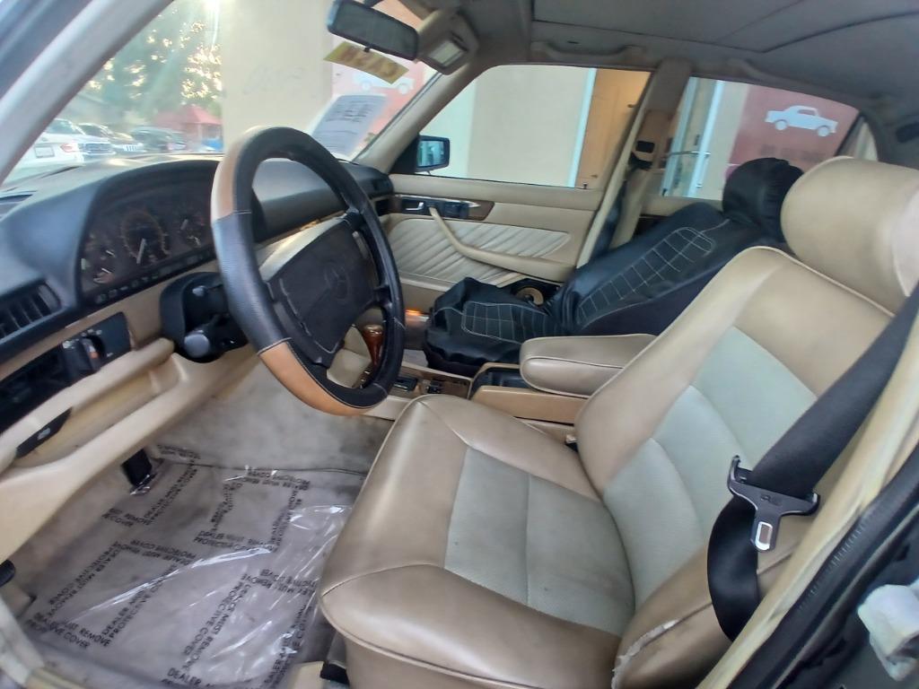 1989 Mercedes-Benz 300 - $1,500