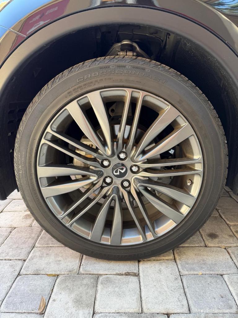 2017 INFINITI QX70