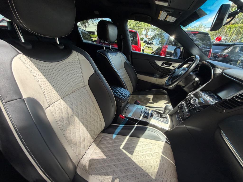 2017 INFINITI QX70 - $21,954